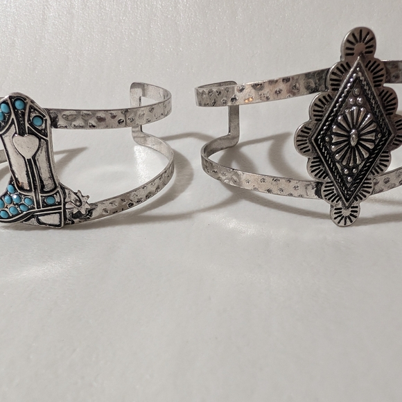🎀$5 Boho Western Style Bracelets - Picture 2 of 14